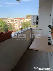 Apartament 3 camere de vanzare 