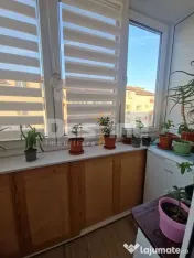 Apartament 3 camere de vanzare 