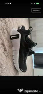 Adidași Nike