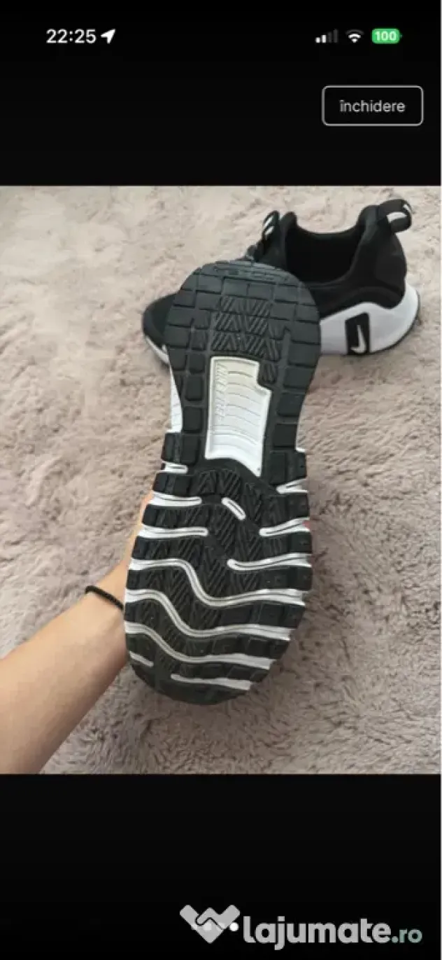 Adidași Nike