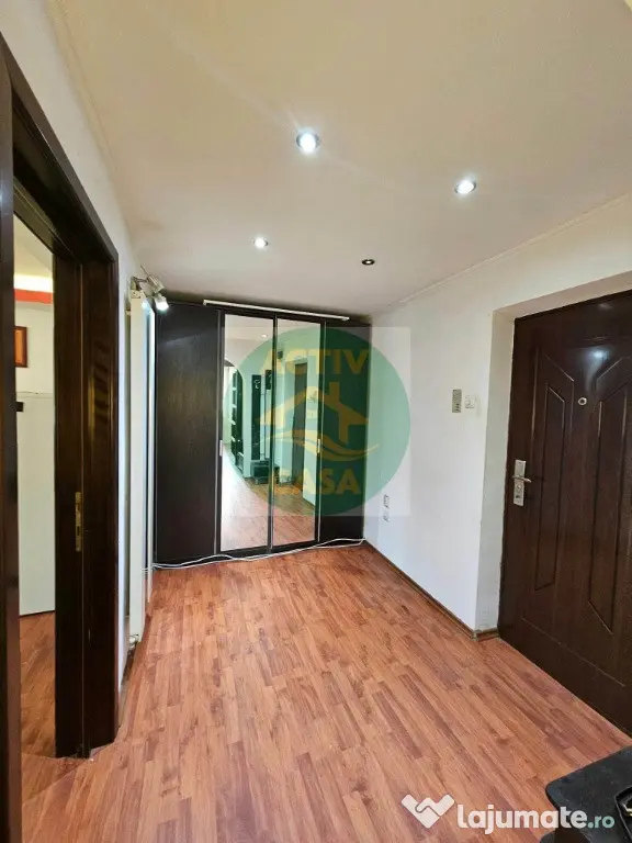 APARTAMENT 2CAMERE DEVÂNZARE – ETAJ 1, BULEVARDUL CENTRAL - Roman (Neamt)
