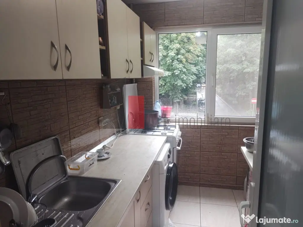 Vânzare apartament 3 camere Bd. Obregia - Turnu Măgurele - Bucuresti (Bucuresti-Ilfov)