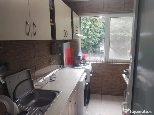 Vânzare apartament 3 camere Bd. Obregia - Turnu Măgurele - Bucuresti (Bucuresti-Ilfov)