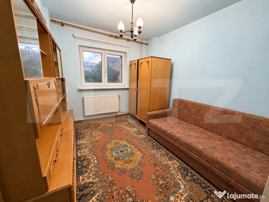 Apartament cu 4 camere decomandate, etaj 1, cu garaj inclus - Alba Iulia (Alba)