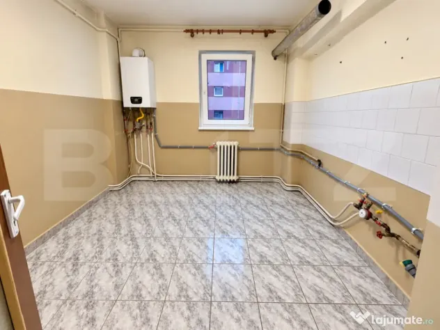 Apartament cu 4 camere decomandate, etaj 1, cu garaj inclus - Alba Iulia (Alba)
