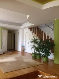 De vânzare vilă 2 etaje Faleză Nord