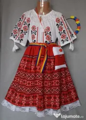 Costum popular pentru copii 8-9-10-11-12-13 ani, 275 lei 