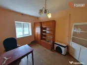Casa de vanzare cu 3 camere | Necesita renovare - Deta 