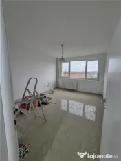 Dambovita, 2 Camere, Renovat, Decomandat, Lift 