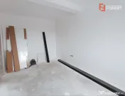 Apartament spectaculos cu 4 camere, pe doua niveluri in Giro 