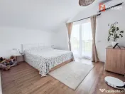Casa tip duplex cu 3 camere de vanzare in Bucovat 