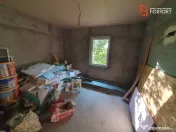 Casa individuala cu 5 camere si 2 bai, Central - Jebel 