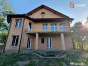 Casa individuala cu 5 camere si 2 bai, Central - Jebel 