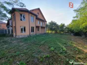 Casa individuala cu 5 camere si 2 bai, Central - Jebel 