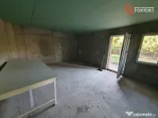 Casa individuala cu 5 camere si 2 bai, Central - Jebel 