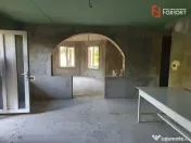 Casa individuala cu 5 camere si 2 bai, Central - Jebel 