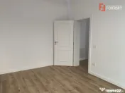 Apartament cu 3 camere si curte de 71 mp - Dumbravita 