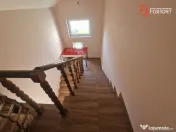 Casa individuala de vanzare cu 7 camere - Recas 