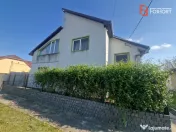 Casa individuala de vanzare cu 7 camere - Recas 