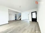 Casa individuala cu 4 camere, situata la drum asfaltat in Sa