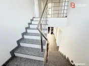 Casa individuala cu 4 camere, situata la drum asfaltat in Sa 