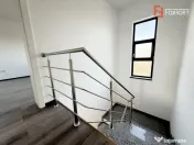Casa individuala cu 4 camere, situata la drum asfaltat in Sa 