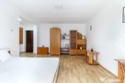 Apartament Zorilor UMF cu 1 camera, bloc dupa 2000, etaj 2 