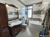 Casa Individuala cu 4 camere, echipata cu panouri, pompa de 