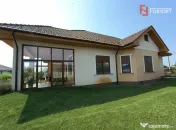 Casa Individuala cu 4 camere, echipata cu panouri, pompa de 