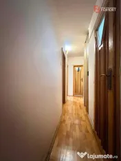 Apartament cu 3 camere, etaj 5 de vanzare, zona Lunei 