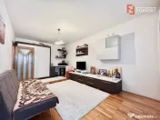 Apartament cu 3 camere, etaj 5 de vanzare, zona Lunei 