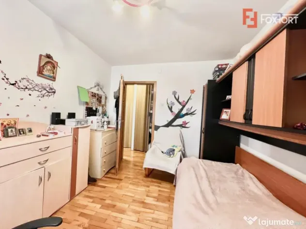 Apartament cu 3 camere, etaj 5 de vanzare, zona Lunei - Timisoara (Timis)