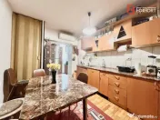 Apartament cu 3 camere, etaj 5 de vanzare, zona Lunei 