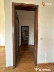 Casa individuala cu 10 camere si piscina, in Dumbravita - ID