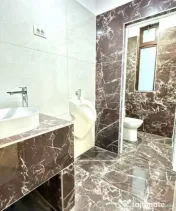 Showroom premium pe 2 nivele 560 mp, in zona Lipovei