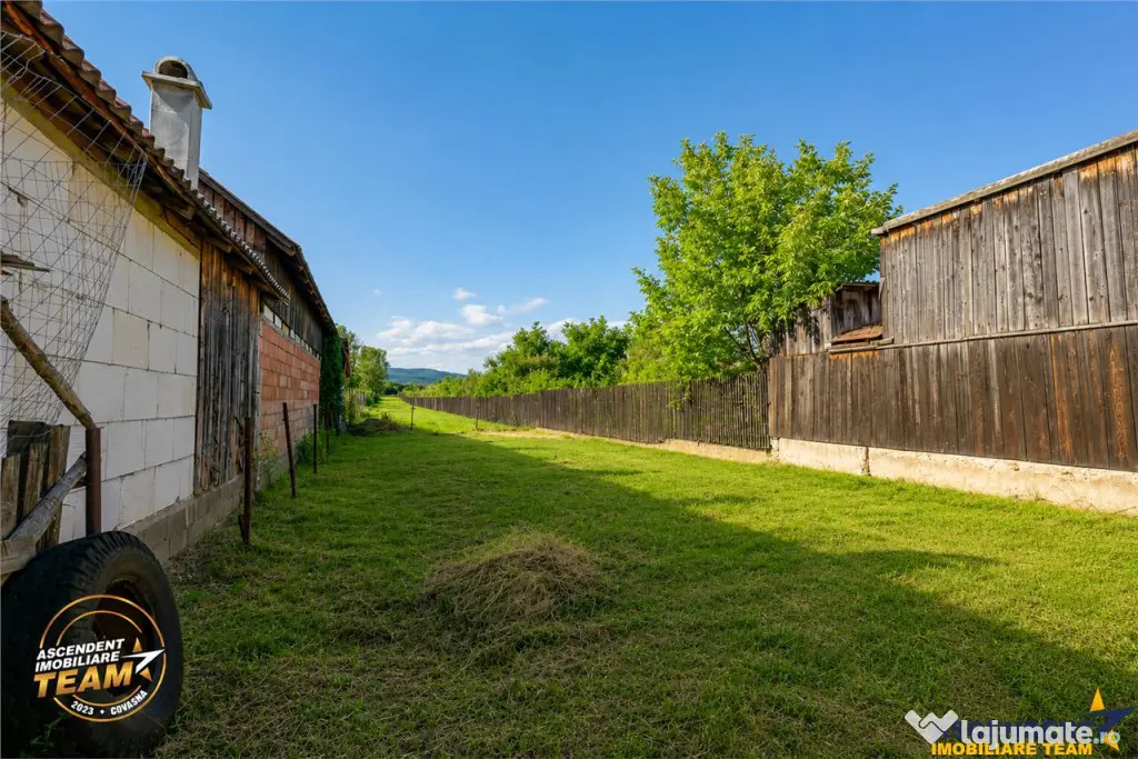 FILM! De casa traditionala, cu dependinte si facilitati, in - Bretcu (Covasna)