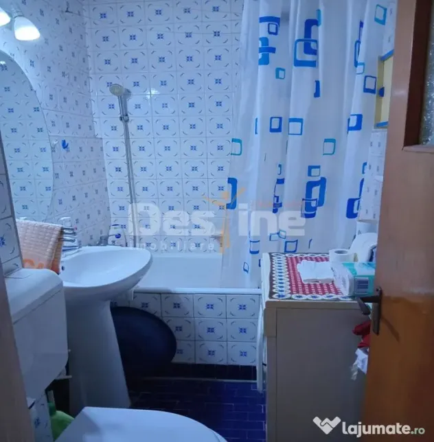 APARTAMENT 3 CAMERE DECOMANDAT SEMIDECOMANDAT - Bucuresti (Bucuresti-Ilfov)