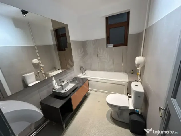 Spațiu comercial de închiriat // 105 mp// PLOIEȘTI - Ploiesti (Prahova)