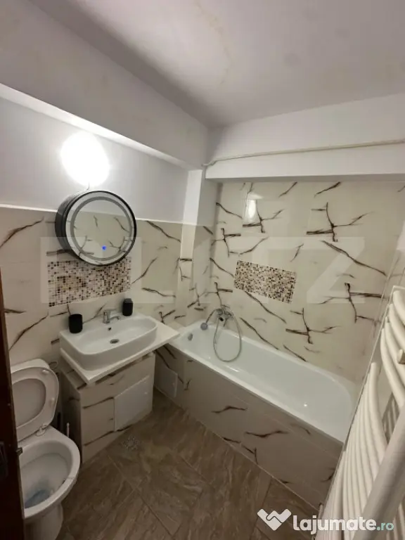 Apartament 2 camere, decomandat, boxa depozitare, 3 balcoane - Suceava (Suceava)