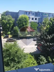Apartament 2 camere de vânzare etaj intermediar