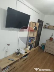 Apartament 2 camere de vânzare etaj intermediar