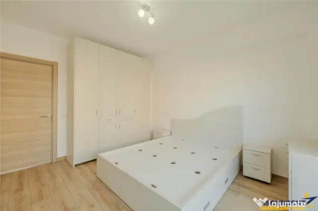 Apartament tip penthouse. mobilat, utilat, 2 terase, 100mp, - Brasov (Brasov)