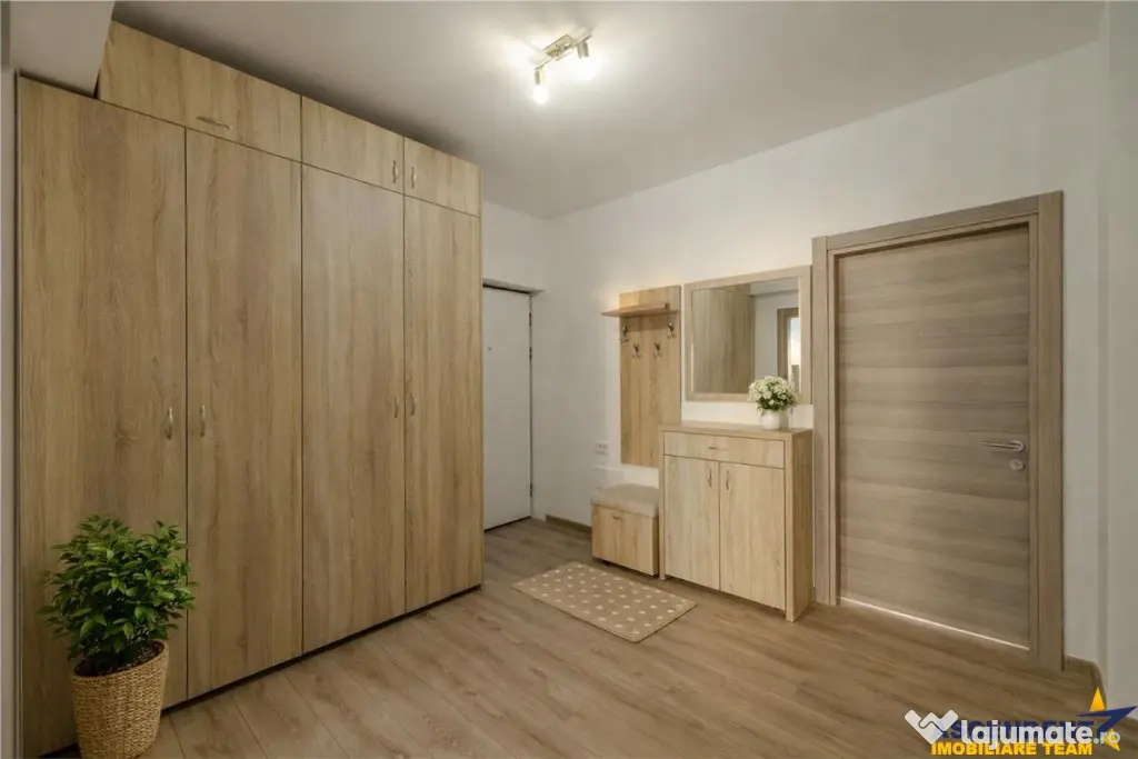 Apartament tip penthouse. mobilat, utilat, 2 terase, 100mp, - Brasov (Brasov)