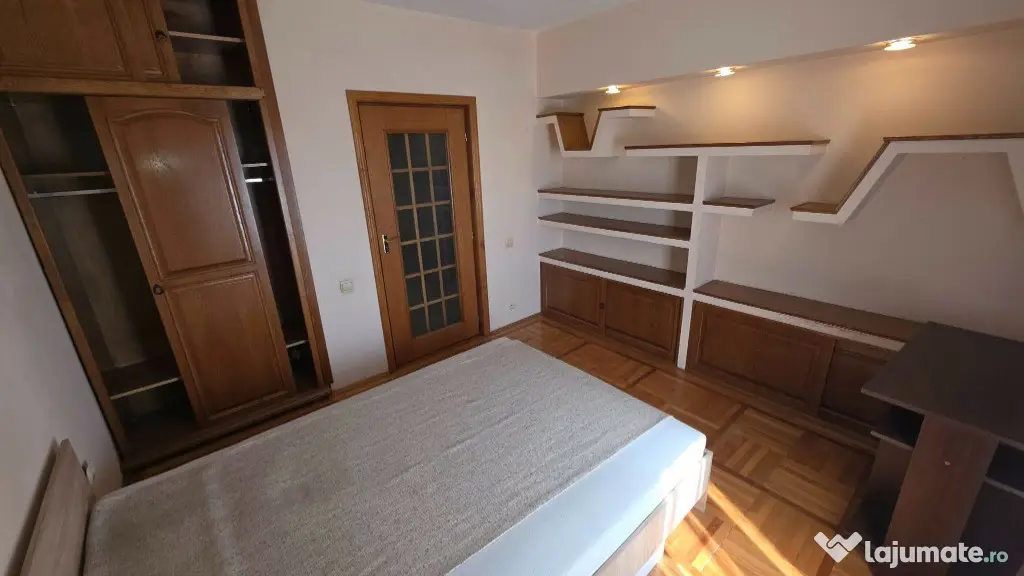 Apartament 3 camere , CENTRAL - ,INDEPENDENTEI UMF - Iasi (Iasi)