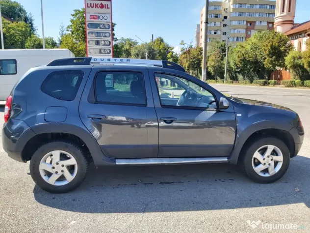 Vând Dacia Duster..