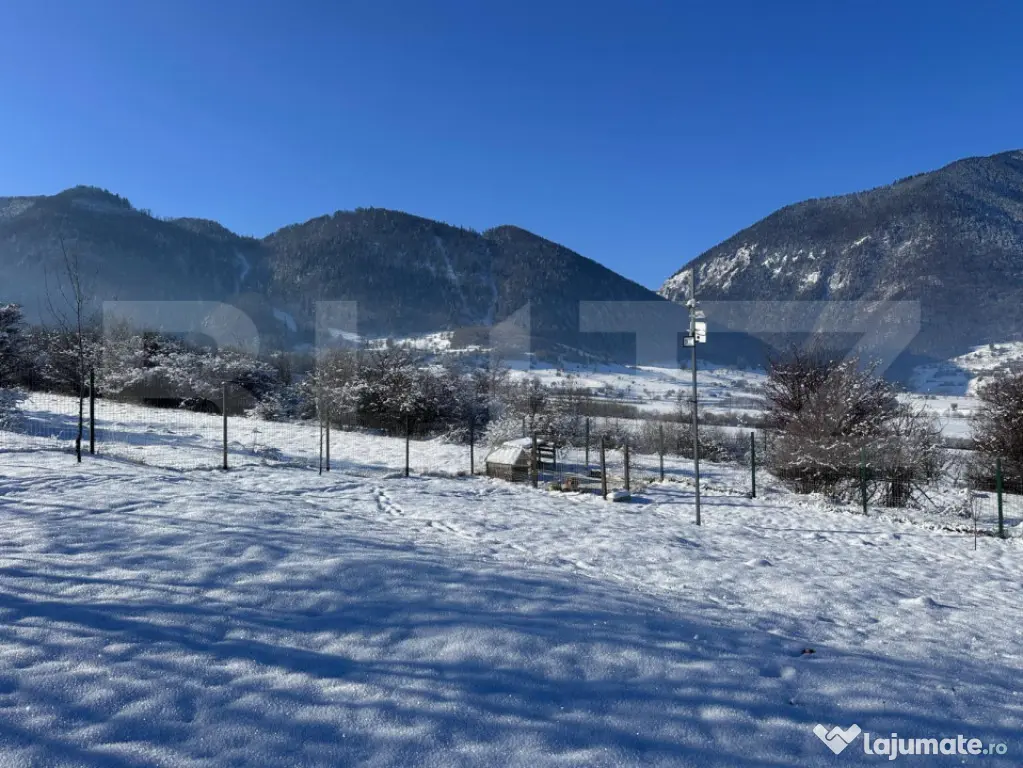 Teren 1000mp, constructie casa vacanta Tohanita