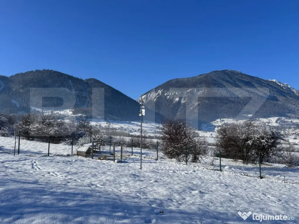 Teren 1000mp, constructie casa vacanta Tohanita