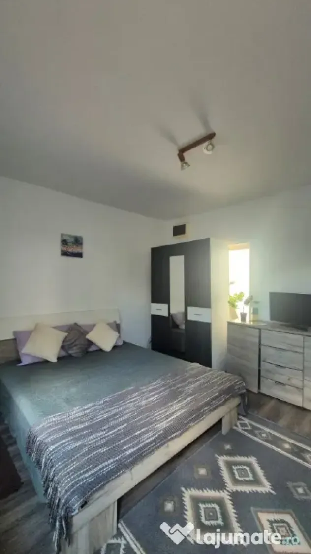 PF inchiriez ap 2 camere Calea Turzii,parcare - Cluj-Napoca (Cluj)