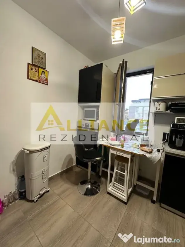 APARTAMENT 3 CAMERE DE VANZAR 1 DECEMBRIE 1918 Negociabil! - Bucuresti (Bucuresti-Ilfov)