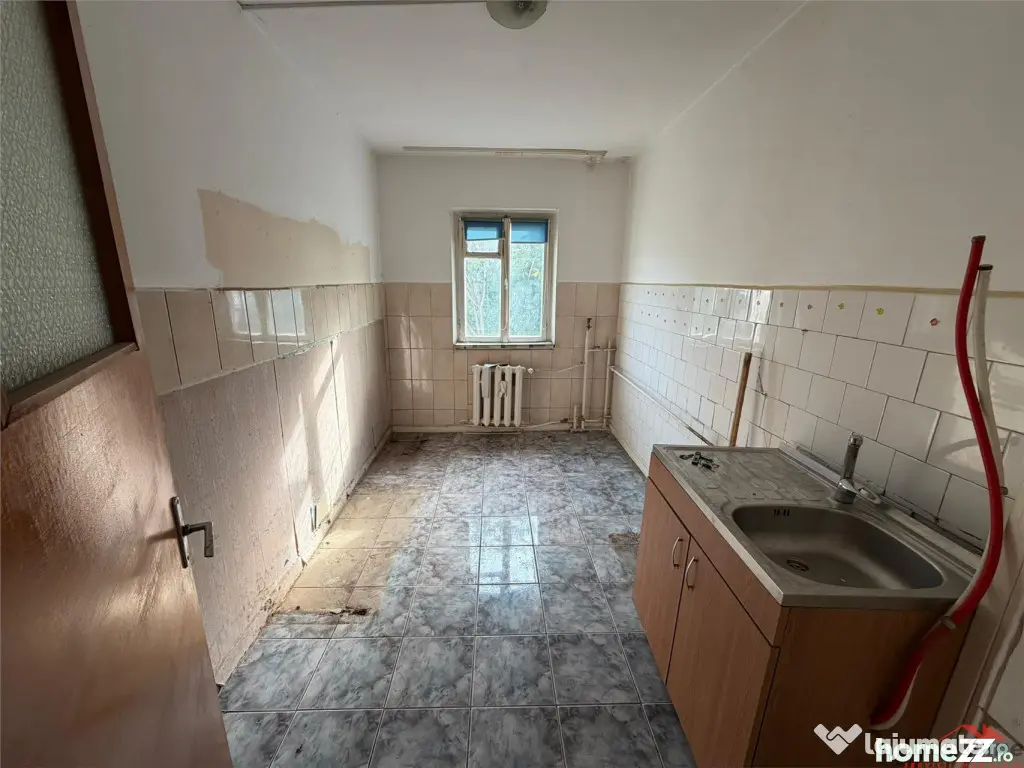 Apartament 3 camere, etaj 1, zona Centrala (fosta Autogara) - Focsani (Vrancea)